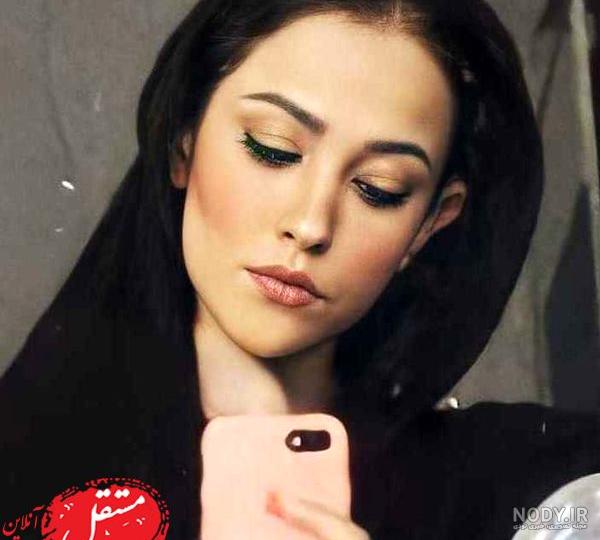 آدرینا صادقی چند سال دارد آدرینا صادقی چند سال دارد