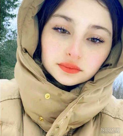 عکس سارا و نیکا در خارج بی حجاب
