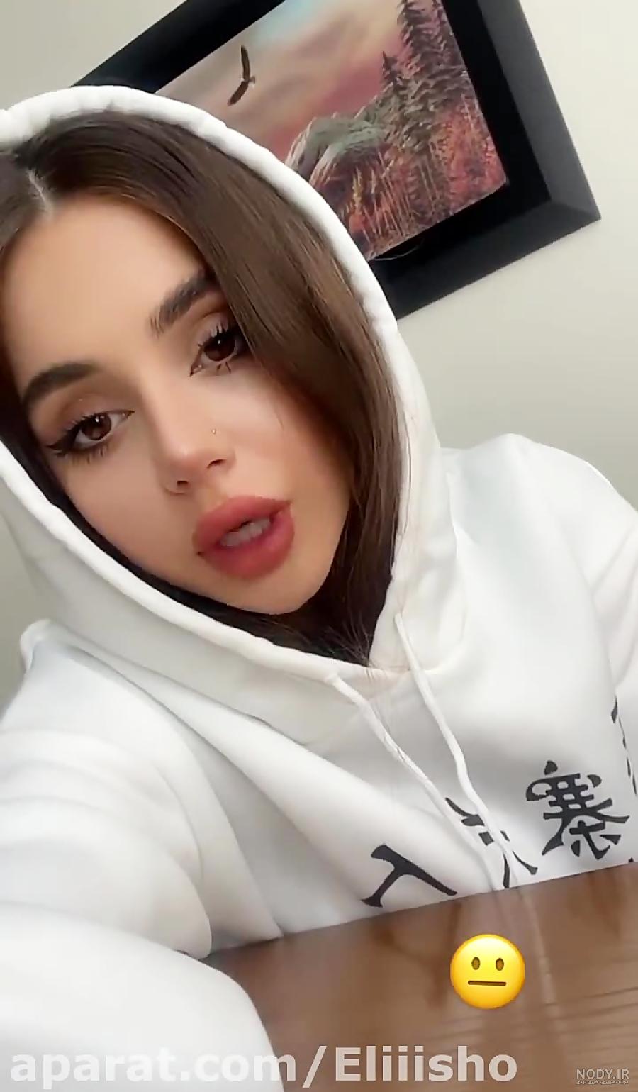 عکس نیکا فلاحی با چادر