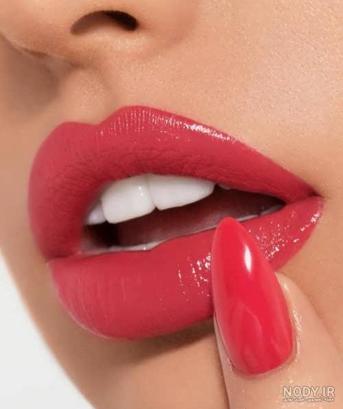 عکس رژ لب قرمز دخترانه