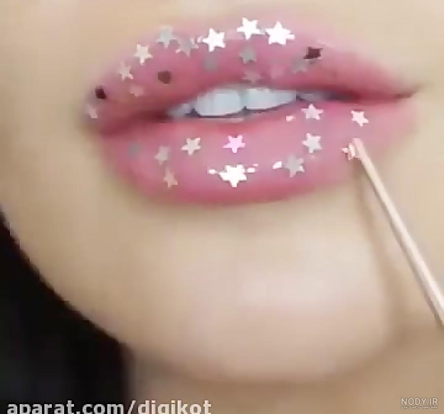 عکس رژ لب مات دخترانه