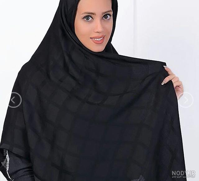 شال مشکی پلیسه