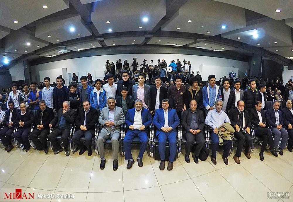 شخصیت آن ۲۳ نوجوان و آن یک نفر را باهم مقایسه کنید شخصیت آن ۲۳ نوجوان و آن یک نفر را باهم مقایسه کنید