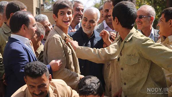 عکس ۲۳ نفر با صدام عکس ۲۳ نفر با صدام