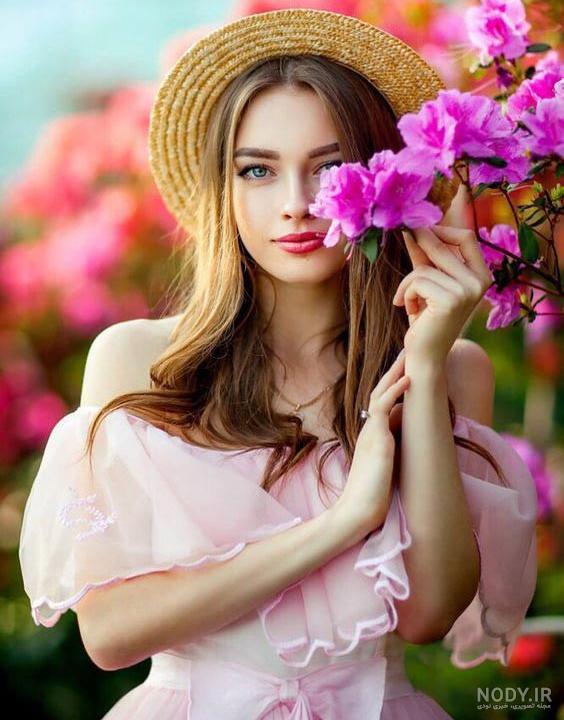 ژست عکس گرفتن با دسته گل