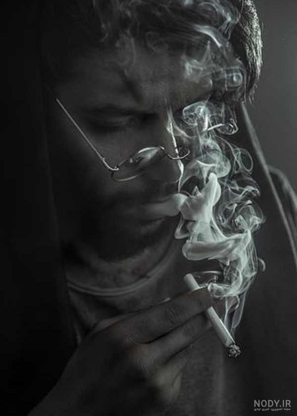 عکس مرد تنها با سیگار