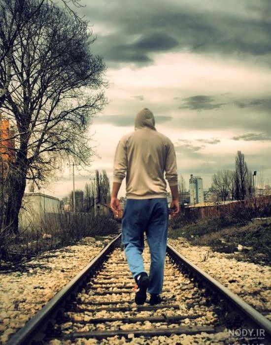 عکس مرد تنها در برف عکس مرد تنها در برف