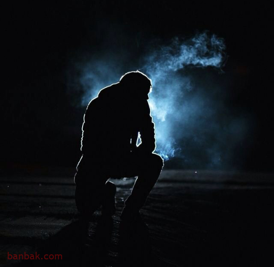 عکس مرد خسته و تنها