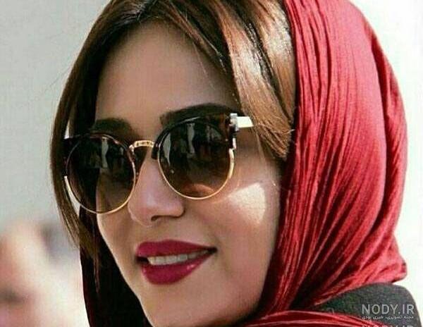 دختر عینک دودی دختر عینک دودی