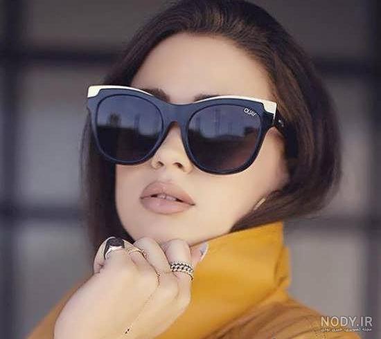 عکس دختر با عینک دودی و کلاه عکس دختر با عینک دودی و کلاه