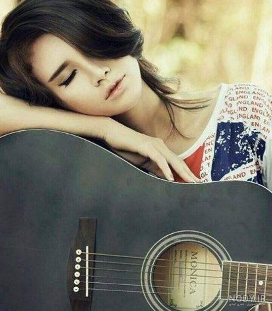 عکس دختر با پیانو برای پروفایل عکس دختر با پیانو برای پروفایل