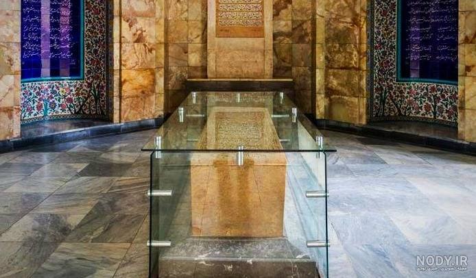 عکس آرامگاه سعدی و حافظ