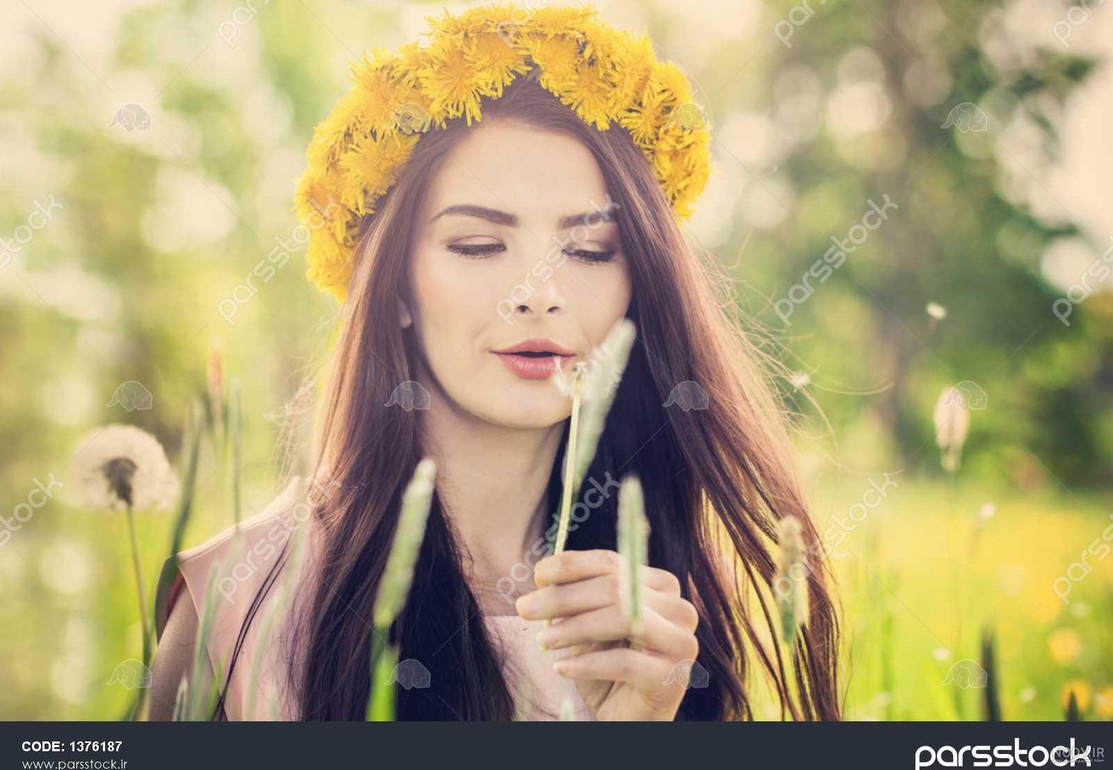 ژست عکس دخترانه در آتلیه ژست عکس دخترانه در آتلیه