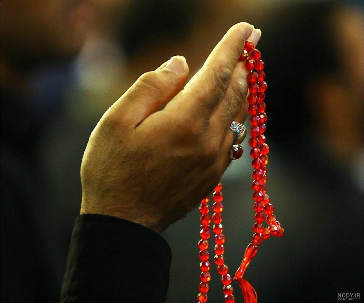 دختر در حال دعا عکس پروفایل