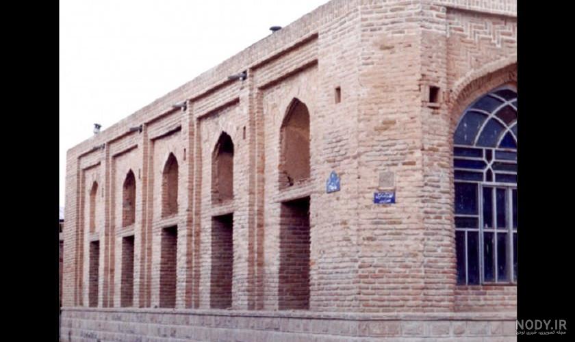 جهانشاه قره قویونلو در کاشیکاری مسجد کبود تبریز از چه رنگ هایی استفاده کرده است