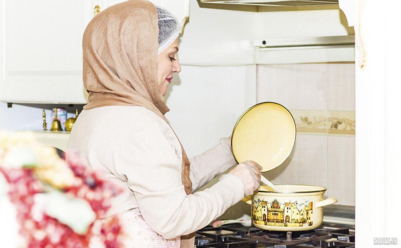 عکس آشپزی دخترانه عکس آشپزی دخترانه