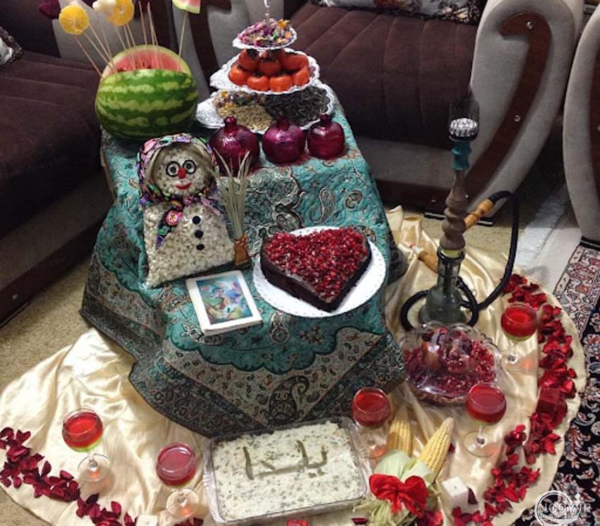 عکس سفره شب یلدا ساده و شیک عکس سفره شب یلدا ساده و شیک