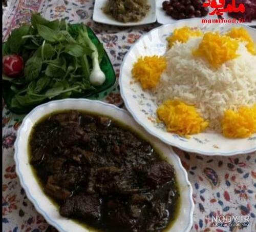 خورش کرفس با مرغ و رب انار