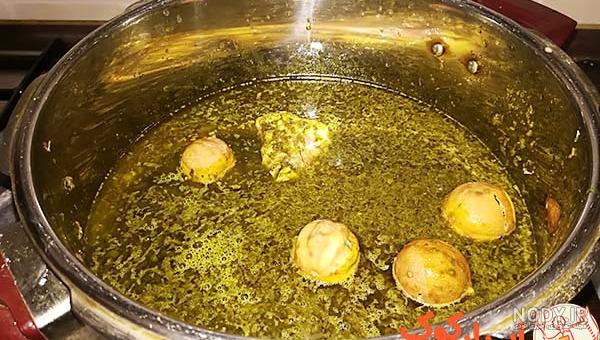 طرز تهیه قورمه سبزی با مرغ طرز تهیه قورمه سبزی با مرغ
