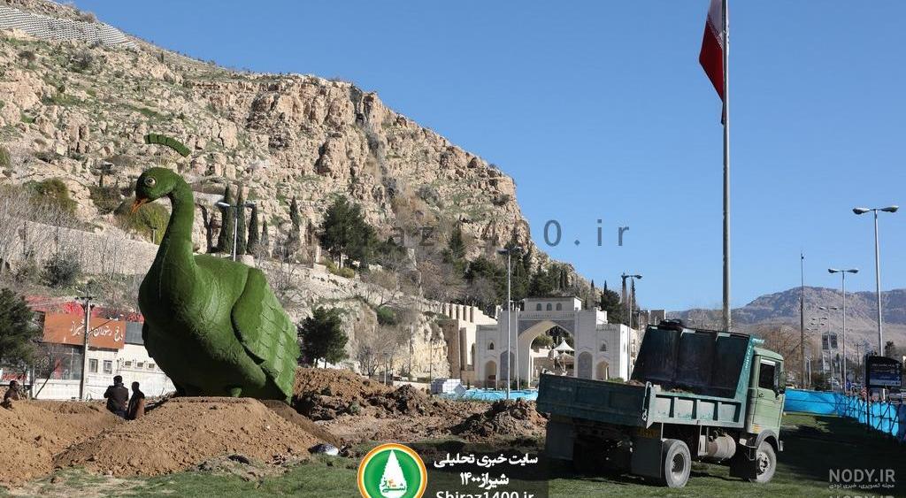 عکس طاووس سفید بسیار زیبا عکس طاووس سفید بسیار زیبا