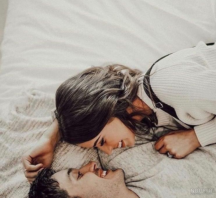 عکس عاشقانه دونفره بدون متن بنفش زعفران عکس عاشقانه دونفره بدون متن بنفش زعفران