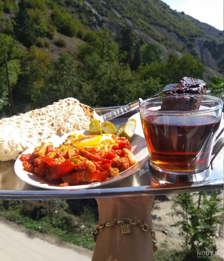 عکس صبحانه ساده در طبیعت عکس صبحانه ساده در طبیعت