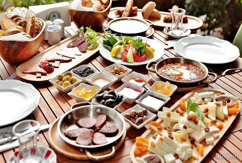 عکس صبحانه لاکچری در طبیعت عکس صبحانه لاکچری در طبیعت