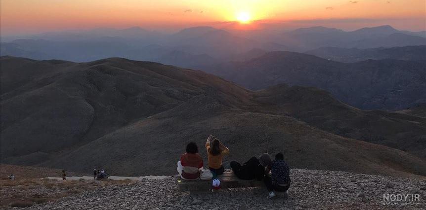  تصویر زمینه کوه برفی و غروب آفتاب