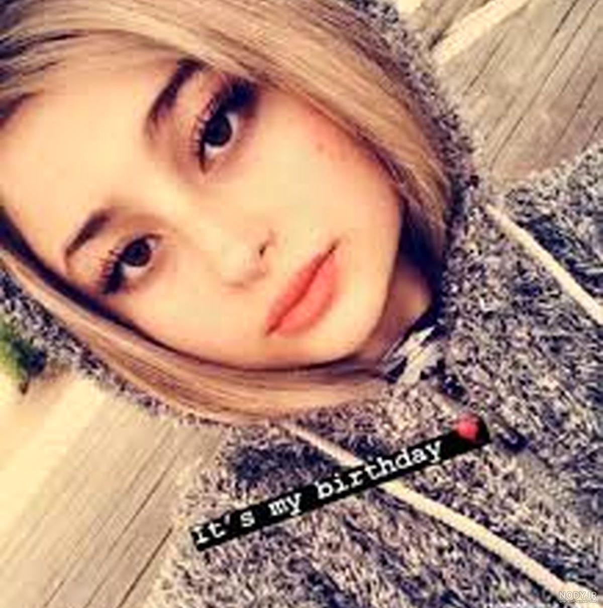عکس سارا نیکا با مومو عکس سارا نیکا با مومو