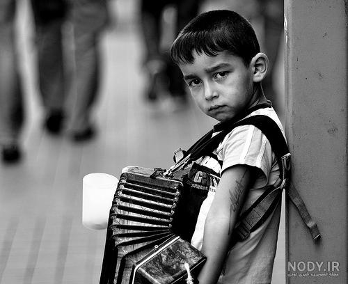عکس سیاه سفید دختر بچه غمگین عکس سیاه سفید دختر بچه غمگین