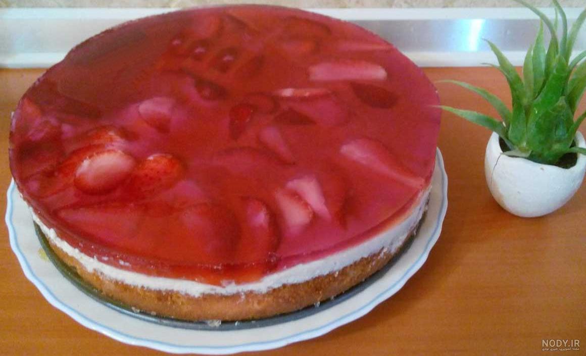 عکس کیک ژله توت فرنگی