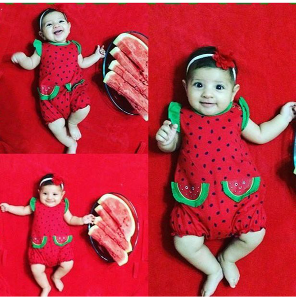 عکس کودک با لباس یلدا