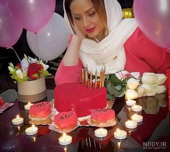 ژست عکس تولد با بادکنک عددی ژست عکس تولد با بادکنک عددی