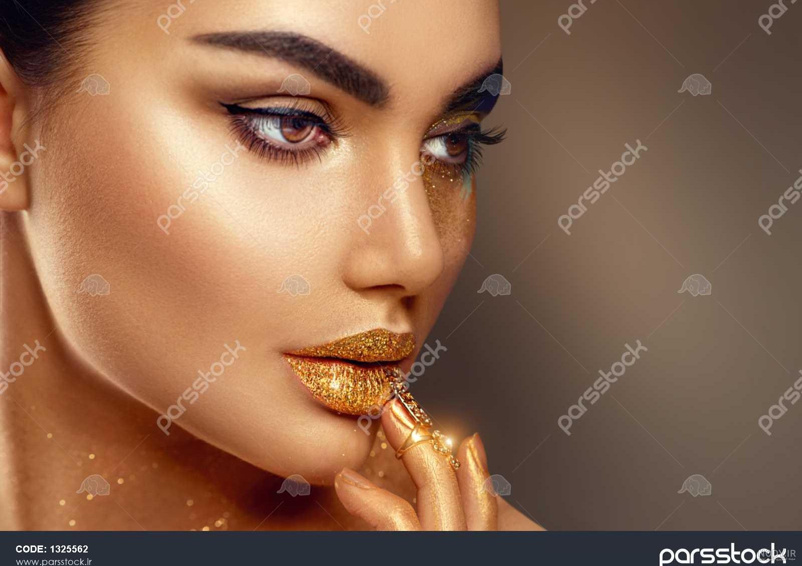 عکس رژ لب قرمز عکس رژ لب قرمز