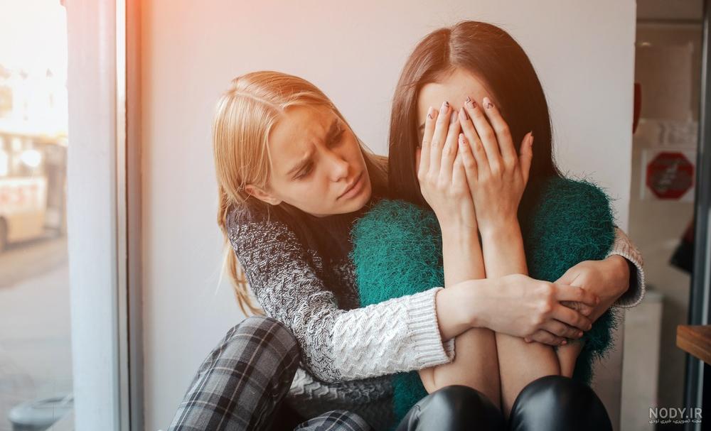 ژست عکس مادر و دختر در طبیعت