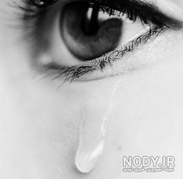 عکس دختر تنها در تاریکی شب