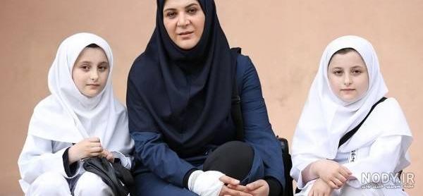 عکس سارا و نیکا با دوست پسرهایشان