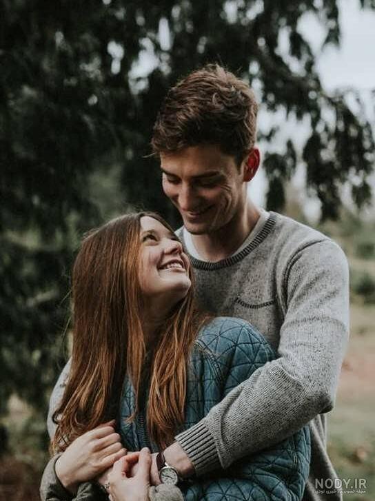 ژست عکس دونفره در طبیعت