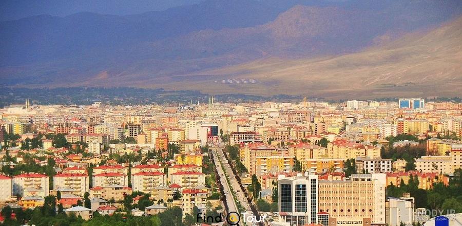 تفریحات دریاچه وان ترکیه تفریحات دریاچه وان ترکیه