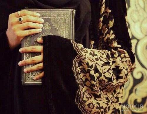 عکس دختر با قرآن کریم عکس دختر با قرآن کریم