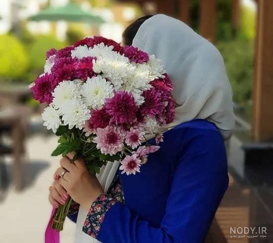 عکس دختر با گل رز