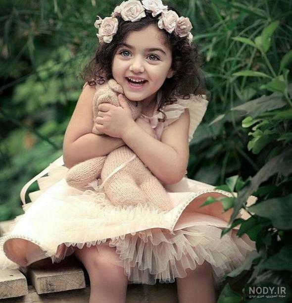 عکس دختر بچه چشم رنگی عکس دختر بچه چشم رنگی