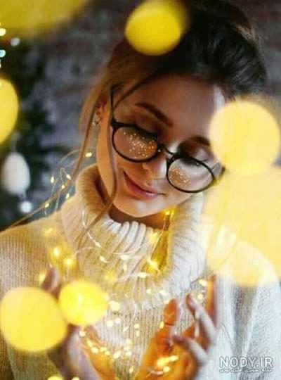 عکس دختر عینکی بامزه