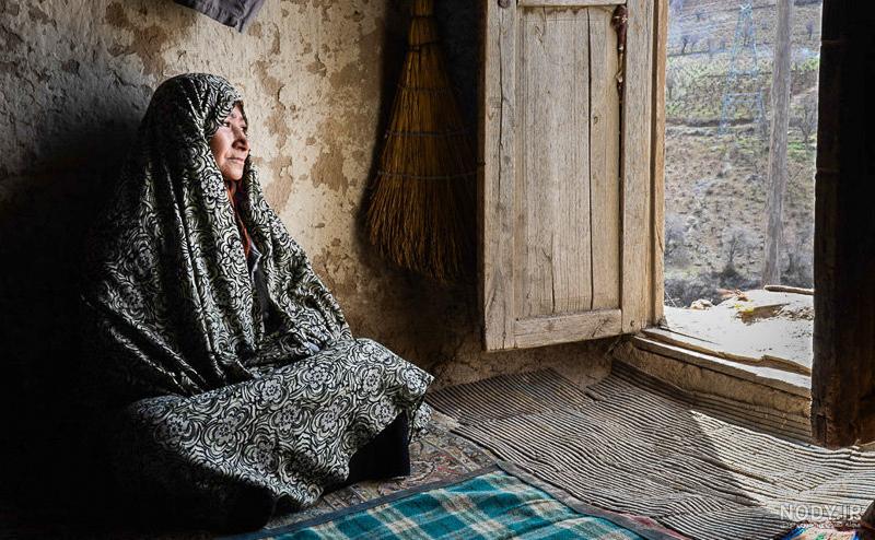 عکس مادر غمگین