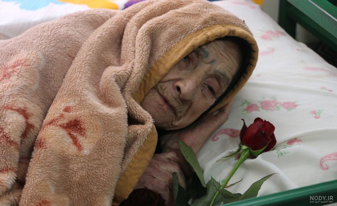 عکس مادر غمگین