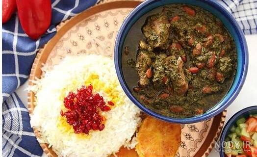 طرز تهیه قورمه سبزی با رب گوجه