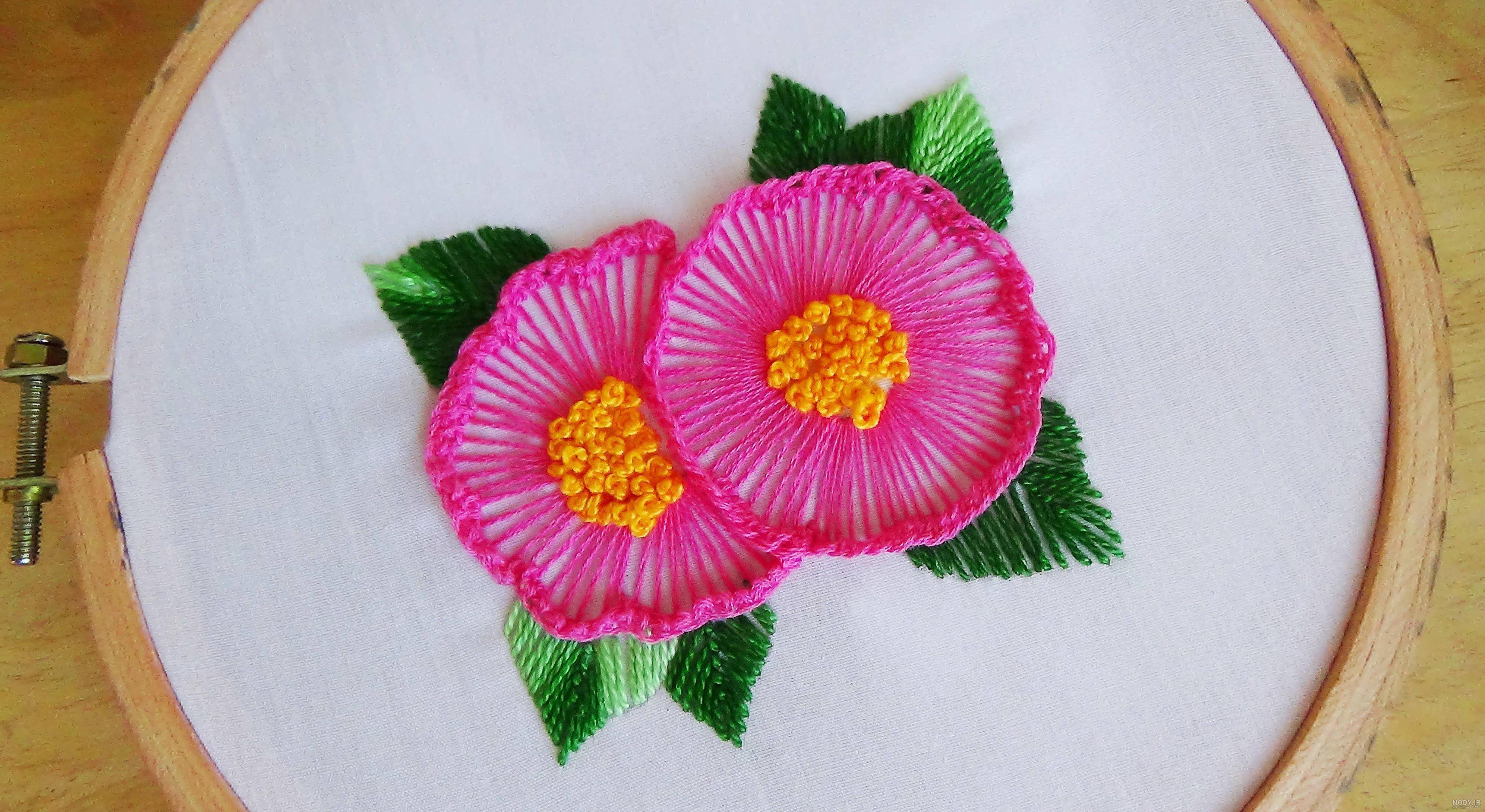 عکس ساده گلدوزی