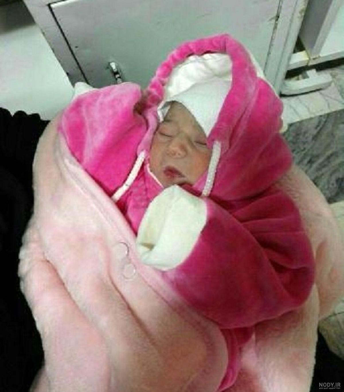 عکس نوزاد یک روزه در بیمارستان