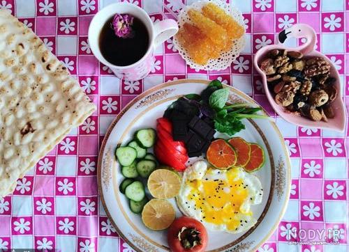عکس نوشته صبحانه در طبیعت عکس نوشته صبحانه در طبیعت