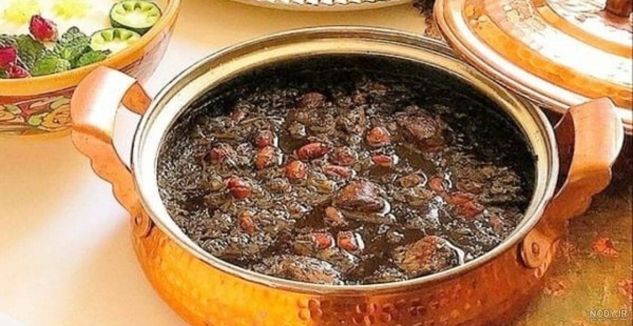 قورمه سبزی بدون رب گوجه